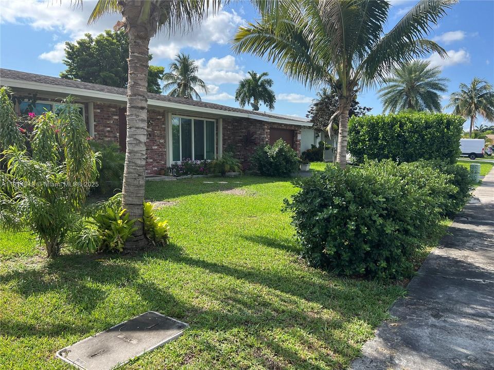 待售: $499,000 (2 贝兹, 2 浴室, 1238 平方英尺)