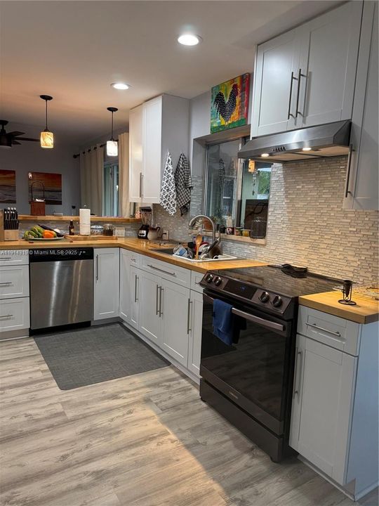 待售: $499,000 (2 贝兹, 2 浴室, 1238 平方英尺)