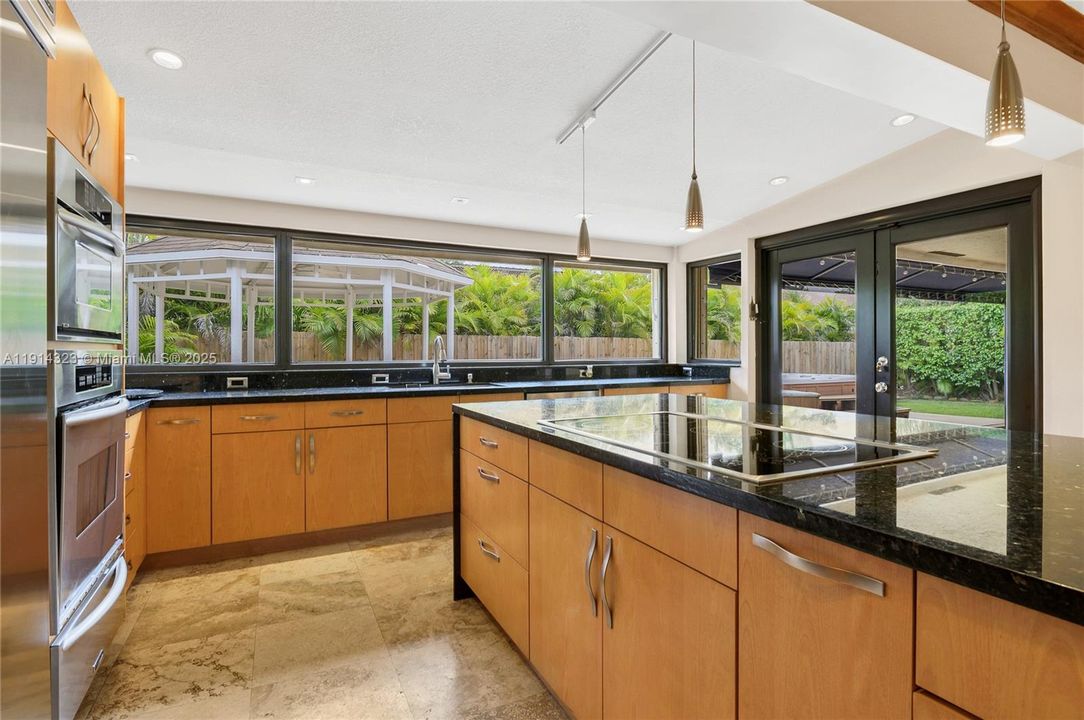 For Rent: $6,000 (4 beds, 2 baths, 2056 Square Feet)