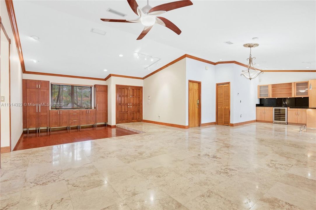 For Rent: $6,000 (4 beds, 2 baths, 2056 Square Feet)