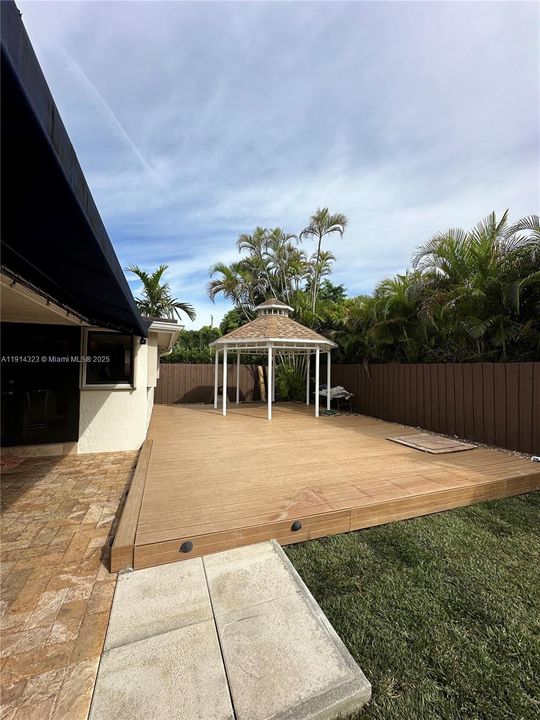 For Rent: $6,000 (4 beds, 2 baths, 2056 Square Feet)