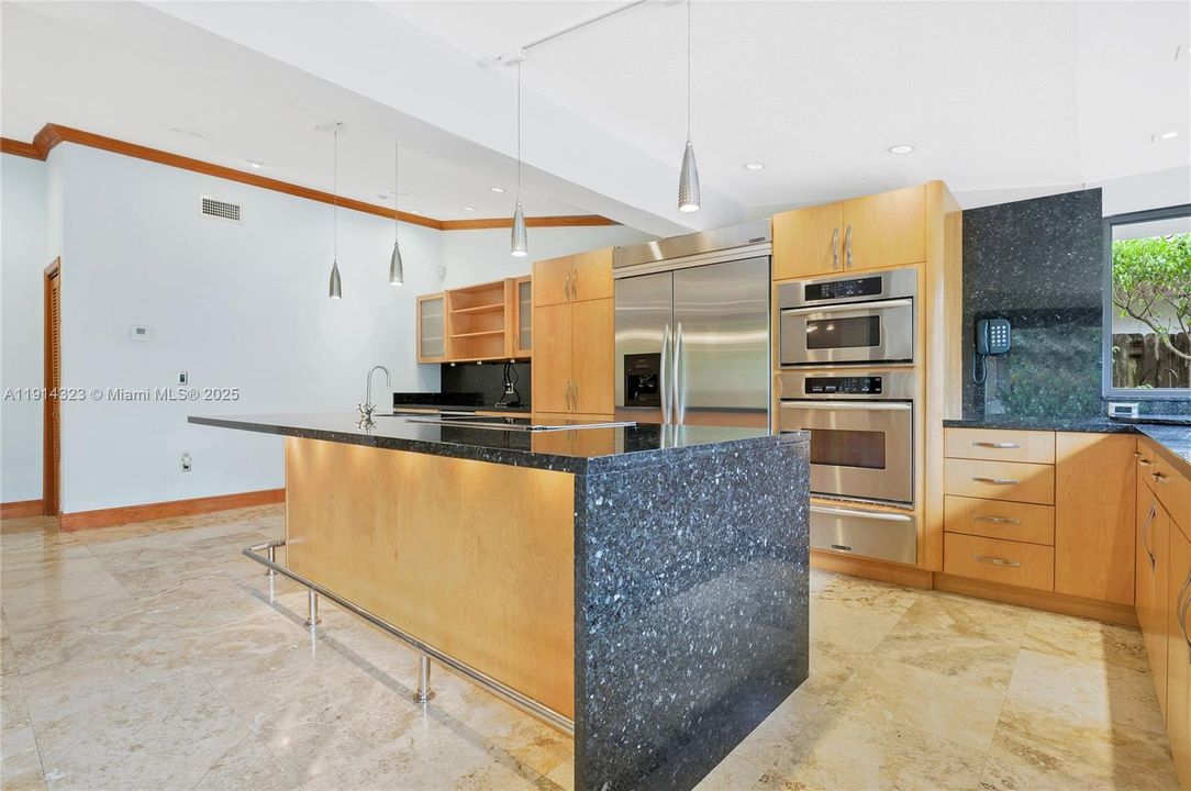 For Rent: $6,000 (4 beds, 2 baths, 2056 Square Feet)