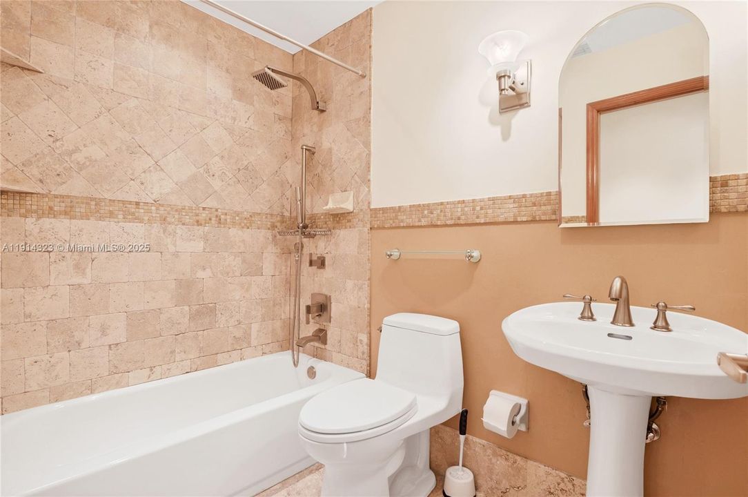 For Rent: $6,000 (4 beds, 2 baths, 2056 Square Feet)