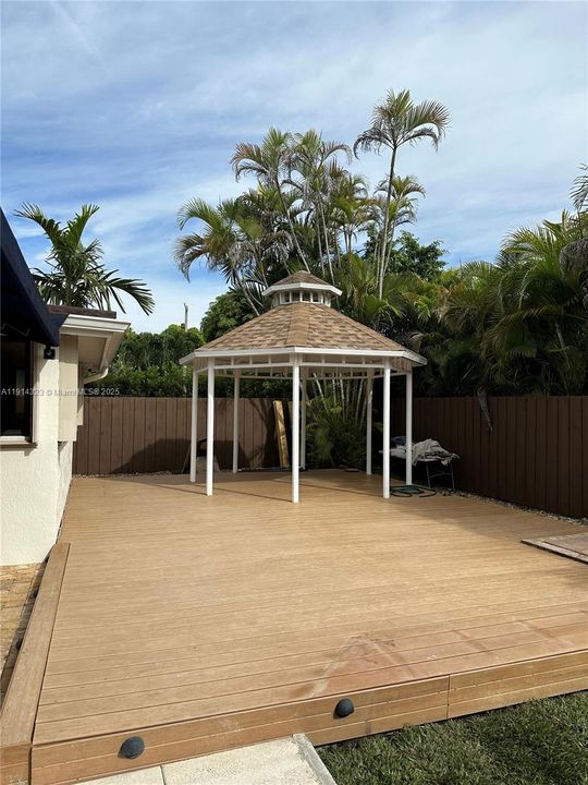 For Rent: $6,000 (4 beds, 2 baths, 2056 Square Feet)