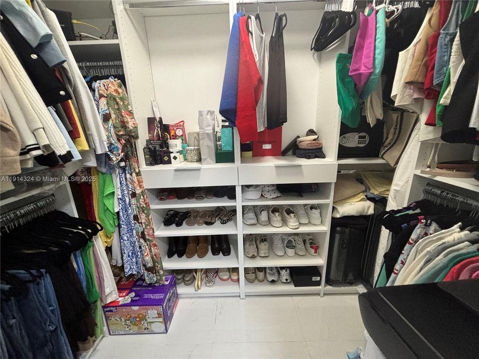 В аренду: $4,500 (3 спален, 3 ванн, 2100 Квадратных фут)