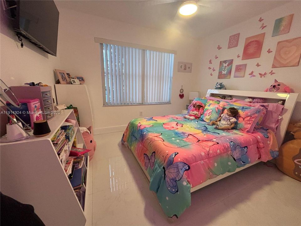 В аренду: $4,500 (3 спален, 3 ванн, 2100 Квадратных фут)