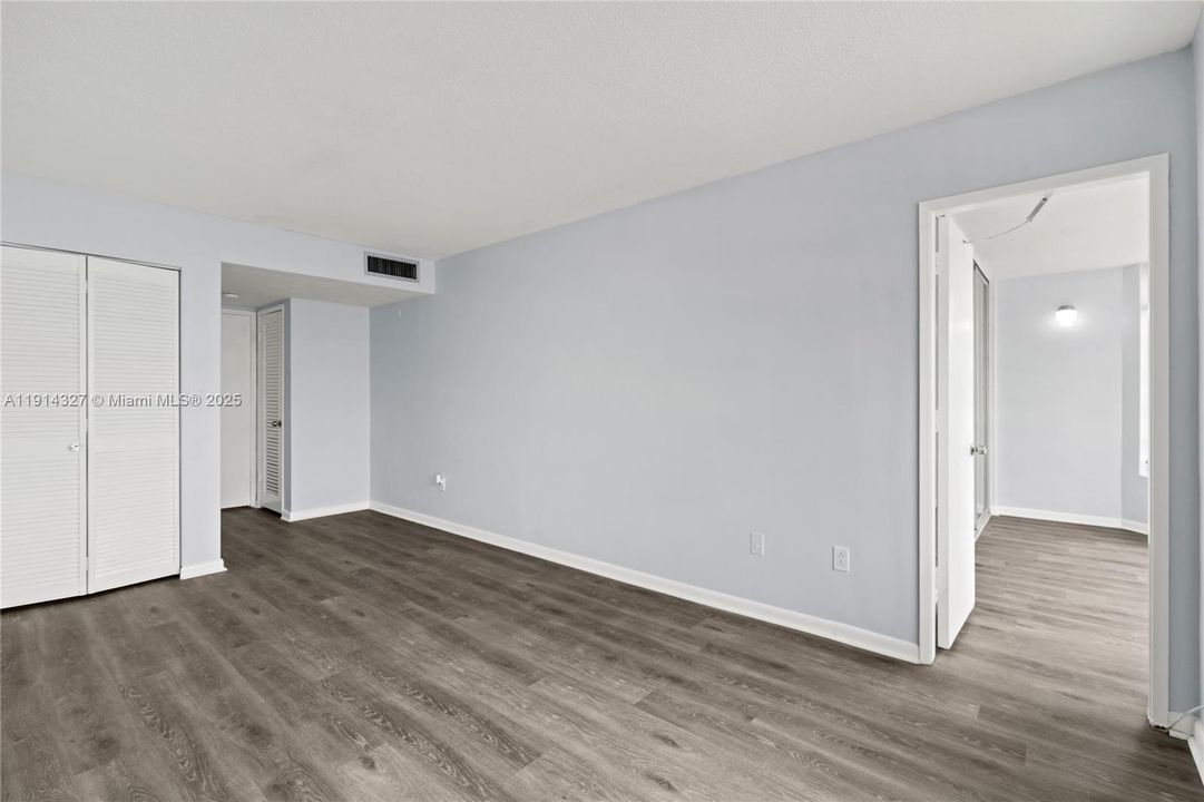 For Rent: $1,495 (1 beds, 1 baths, 825 Square Feet)