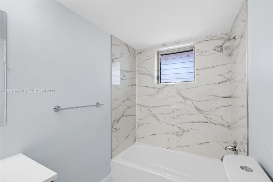 For Rent: $1,495 (1 beds, 1 baths, 825 Square Feet)