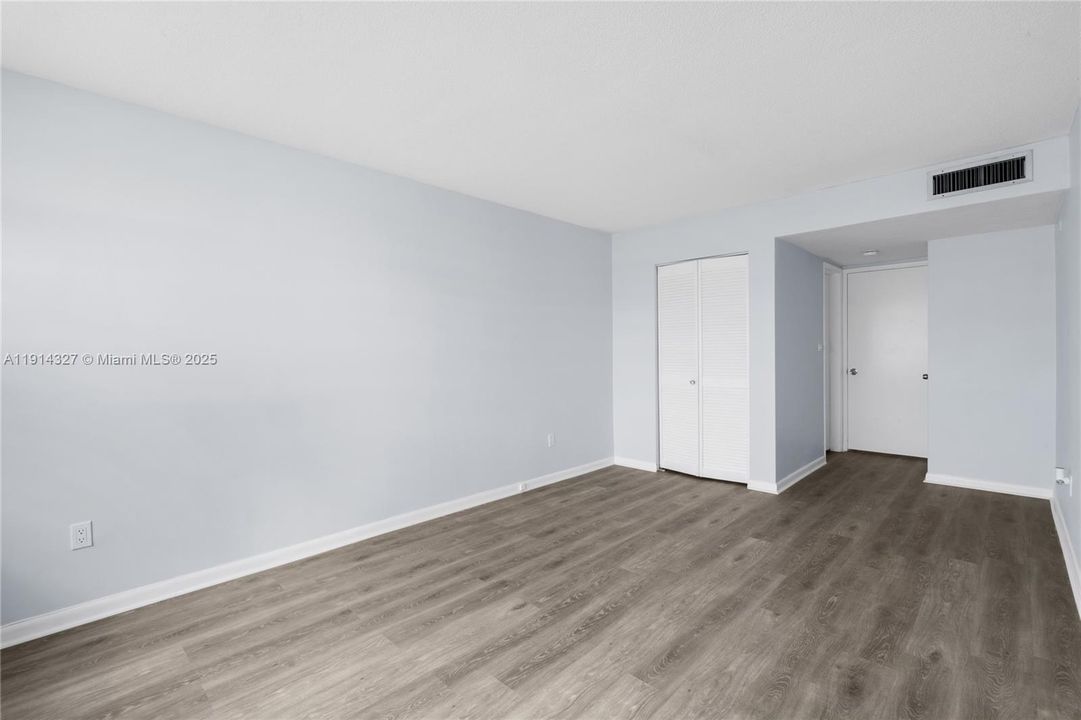 For Rent: $1,495 (1 beds, 1 baths, 825 Square Feet)