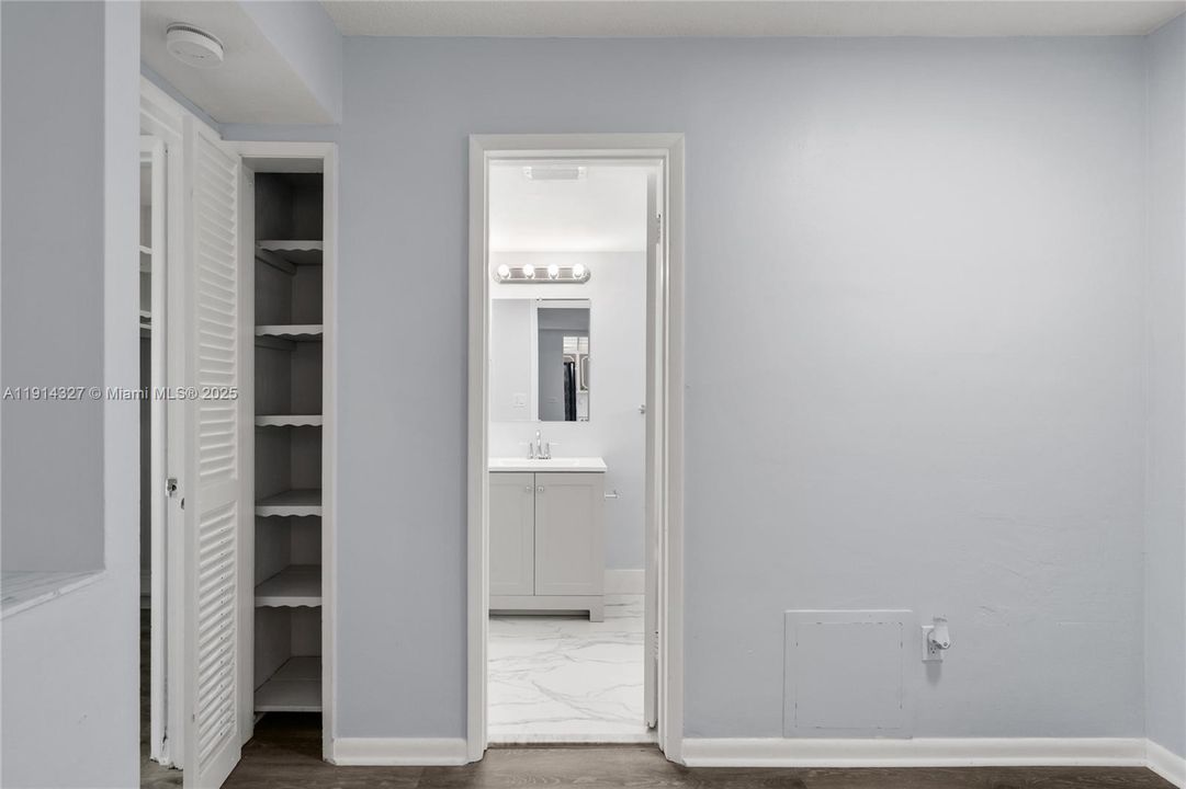 For Rent: $1,495 (1 beds, 1 baths, 825 Square Feet)