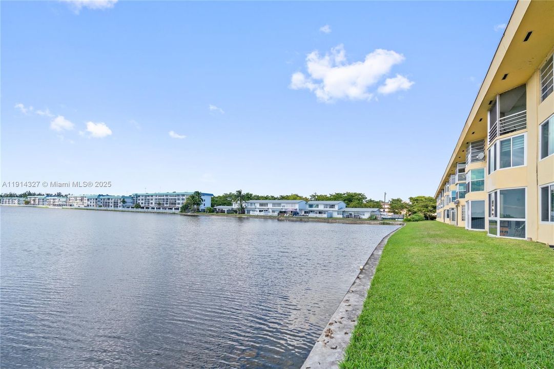 For Rent: $1,495 (1 beds, 1 baths, 825 Square Feet)