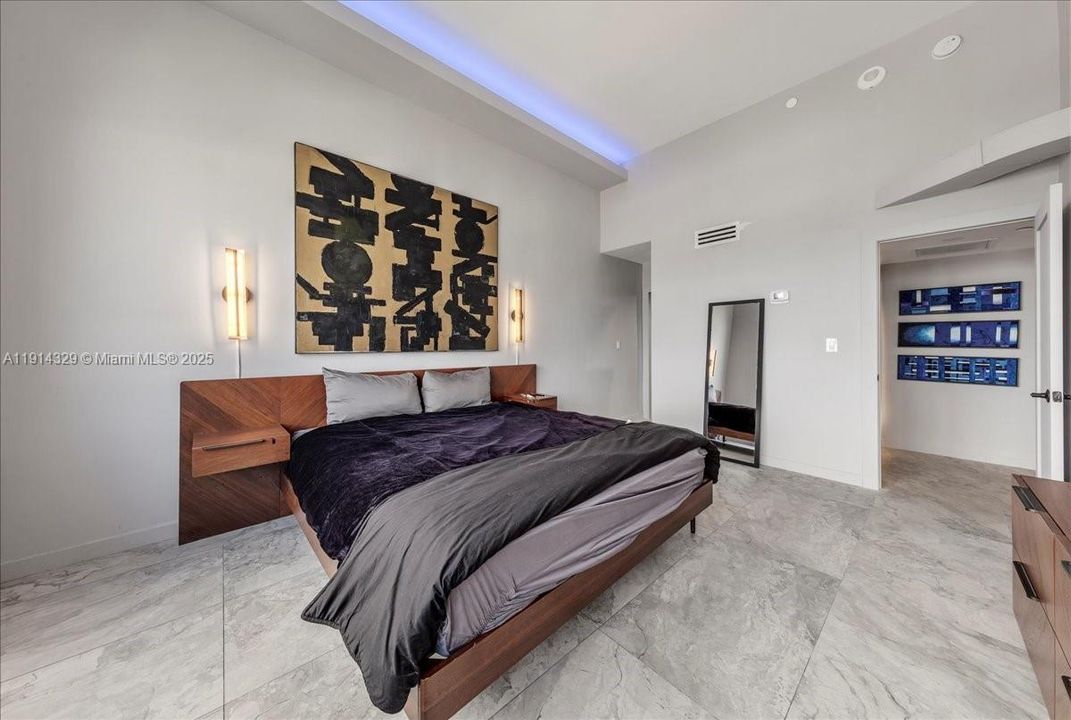 На продажу: $695,000 (2 спален, 2 ванн, 1121 Квадратных фут)