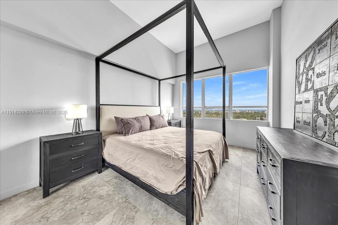 На продажу: $695,000 (2 спален, 2 ванн, 1121 Квадратных фут)