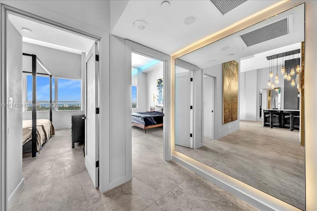 На продажу: $695,000 (2 спален, 2 ванн, 1121 Квадратных фут)