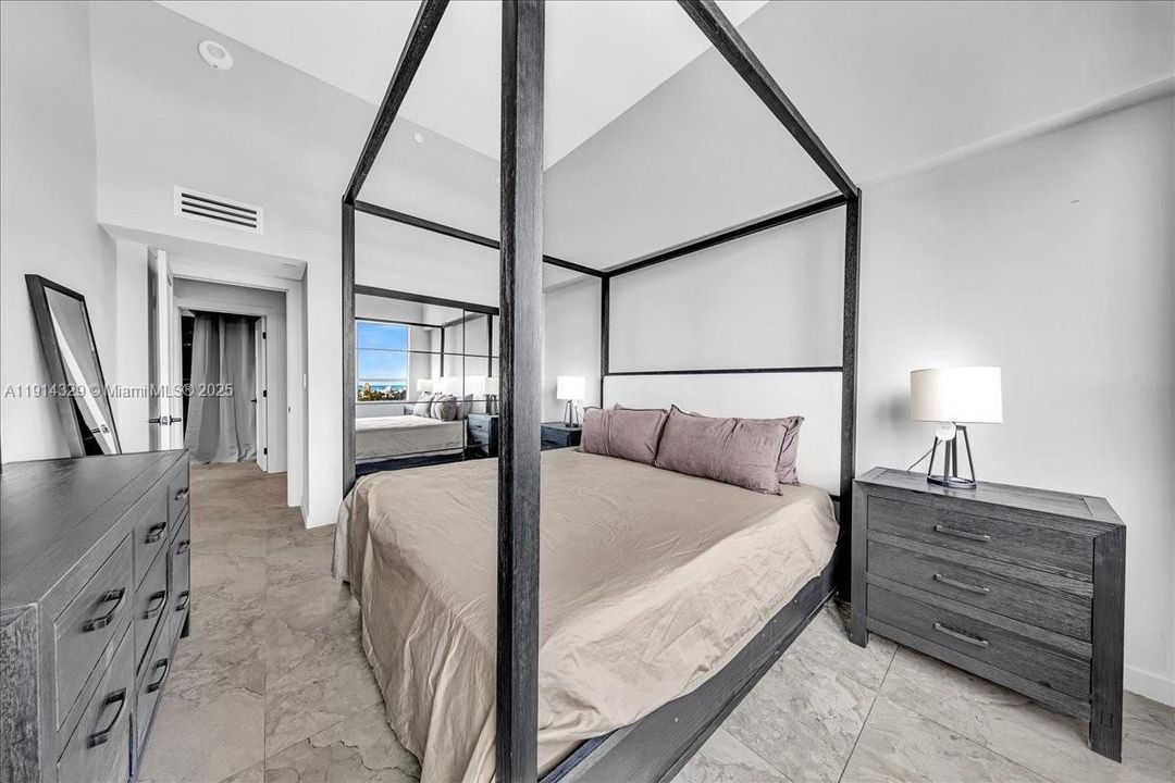 На продажу: $695,000 (2 спален, 2 ванн, 1121 Квадратных фут)