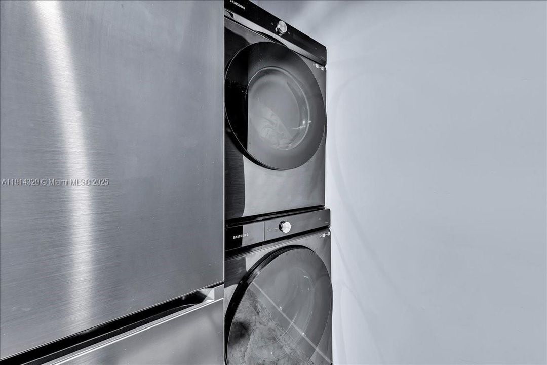 На продажу: $695,000 (2 спален, 2 ванн, 1121 Квадратных фут)