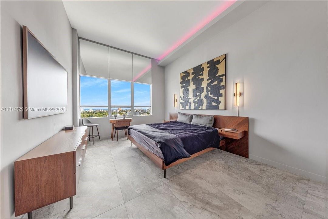 На продажу: $695,000 (2 спален, 2 ванн, 1121 Квадратных фут)