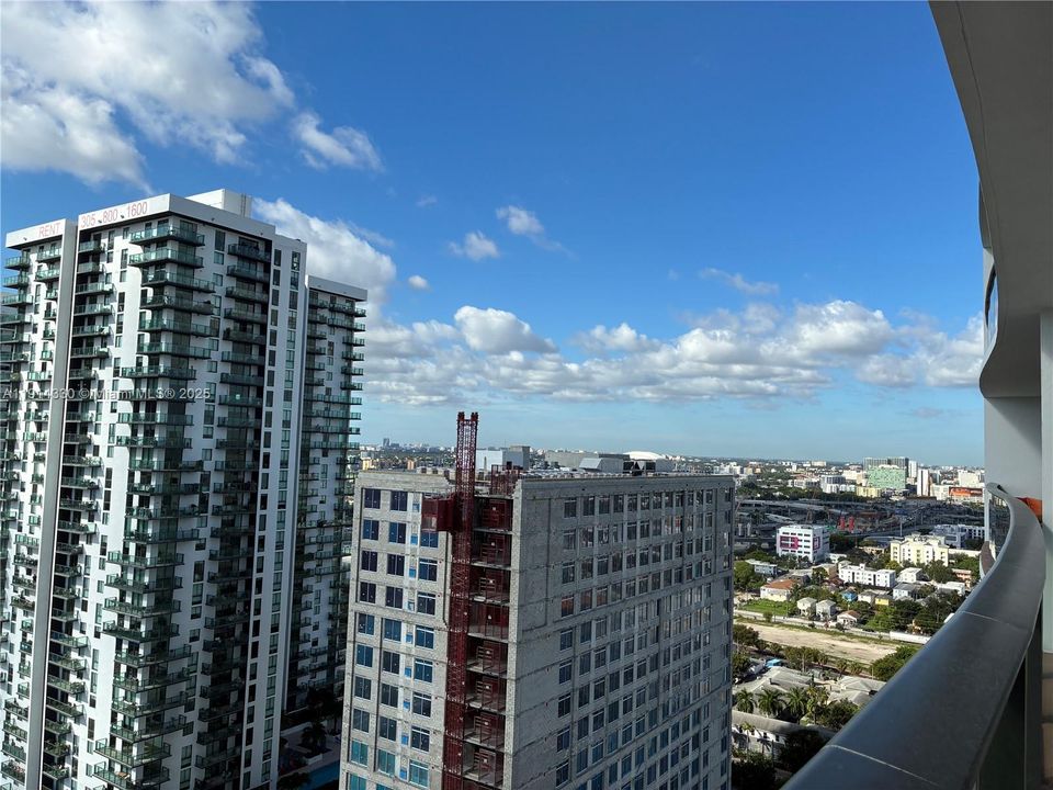 For Sale: $544,900 (2 beds, 2 baths, 882 Square Feet)