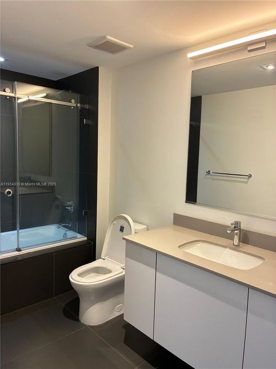 For Sale: $544,900 (2 beds, 2 baths, 882 Square Feet)