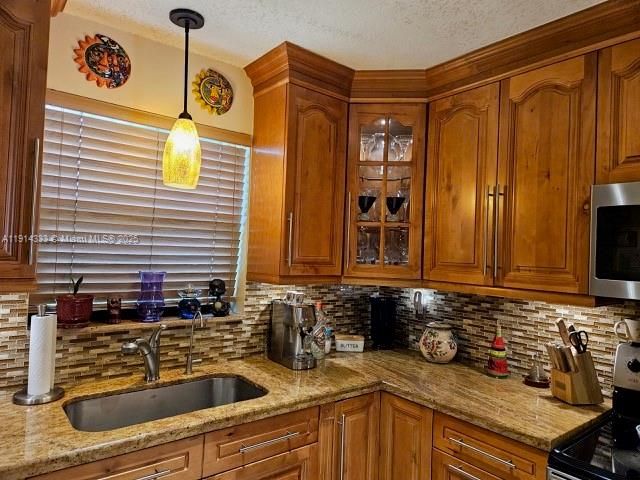 For Sale: $785,000 (3 beds, 2 baths, 1543 Square Feet)