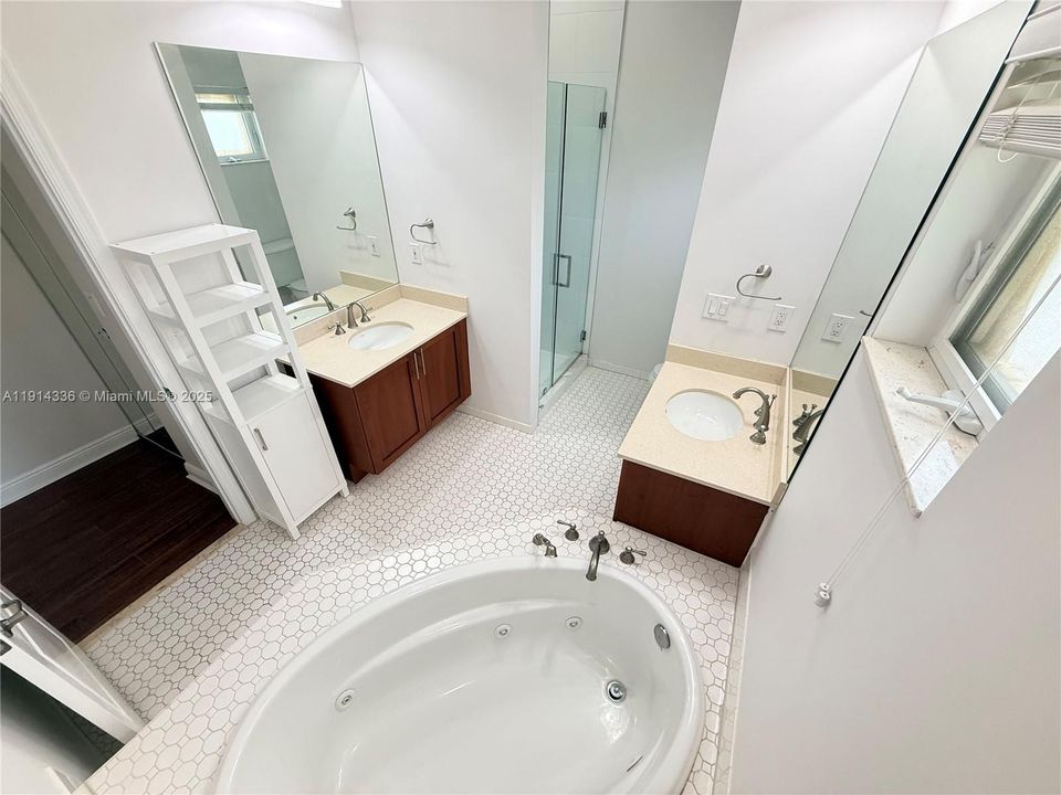 Master Bathroom En-suite