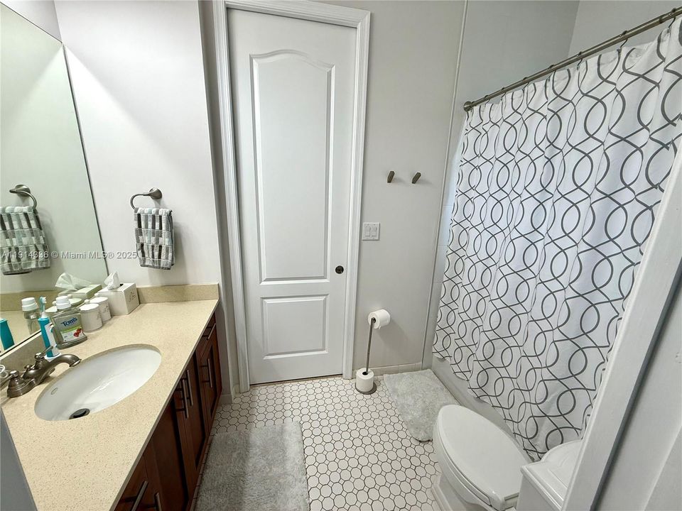 Guest Bathroom (Jack & Jill)