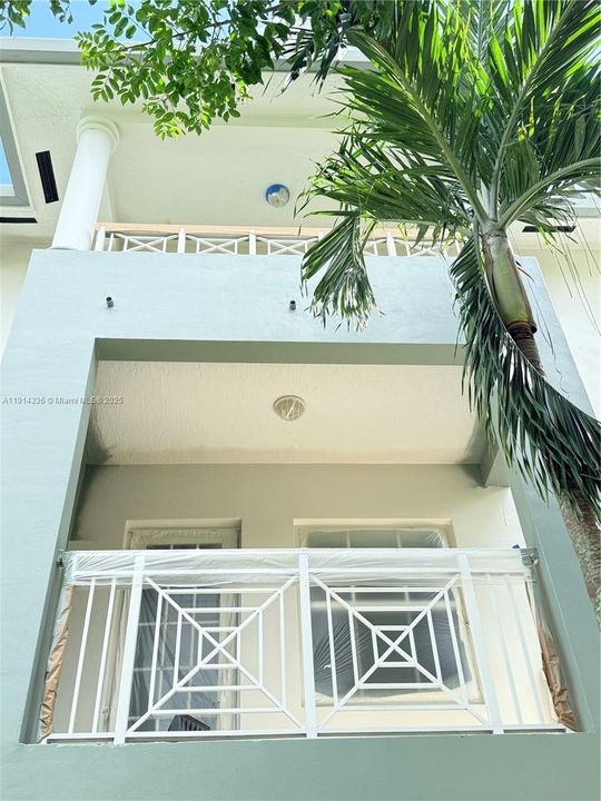 2 Front Balconies (2nd and 3rd Floor)