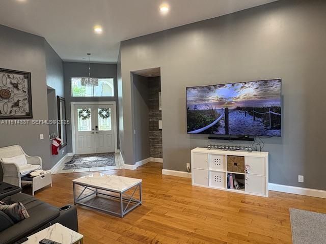 For Sale: $1,100,000 (3 beds, 3 baths, 2036 Square Feet)