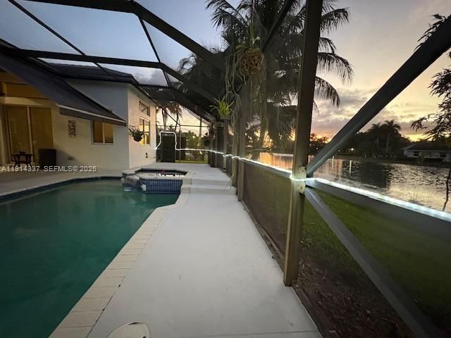 For Sale: $1,100,000 (3 beds, 3 baths, 2036 Square Feet)