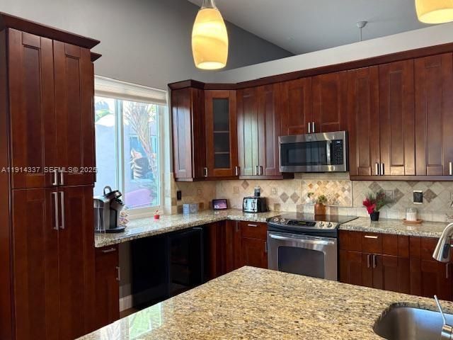 For Sale: $1,100,000 (3 beds, 3 baths, 2036 Square Feet)