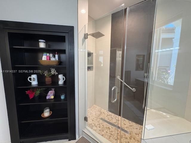 For Sale: $1,100,000 (3 beds, 3 baths, 2036 Square Feet)