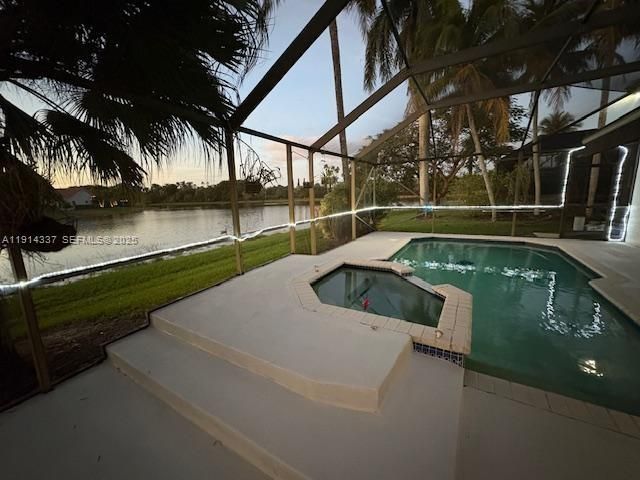 For Sale: $1,100,000 (3 beds, 3 baths, 2036 Square Feet)