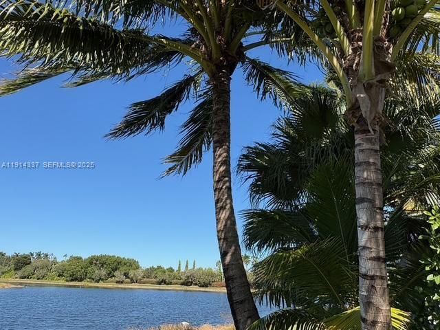 For Sale: $1,100,000 (3 beds, 3 baths, 2036 Square Feet)