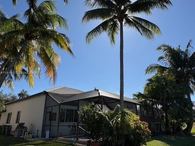 For Sale: $1,100,000 (3 beds, 3 baths, 2036 Square Feet)