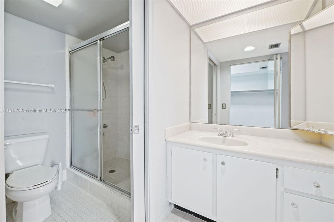 For Rent: $2,300 (2 beds, 2 baths, 1192 Square Feet)