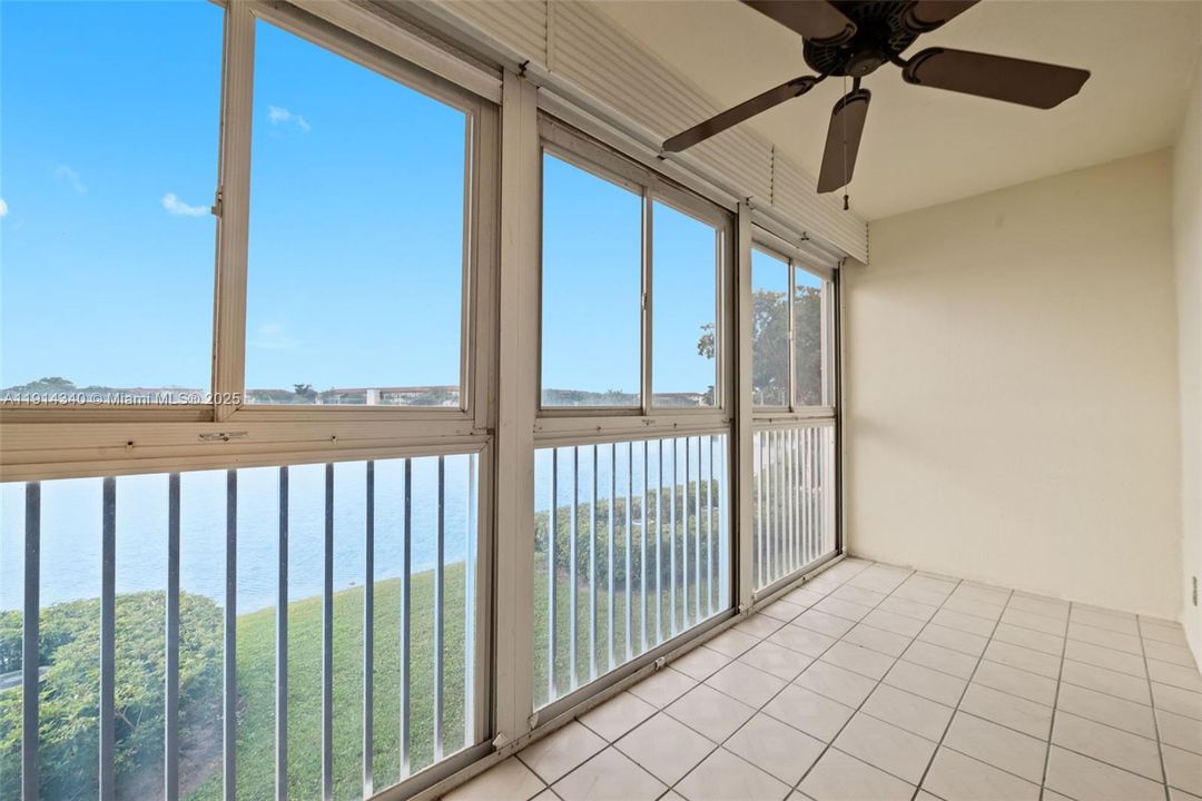 For Rent: $2,300 (2 beds, 2 baths, 1192 Square Feet)