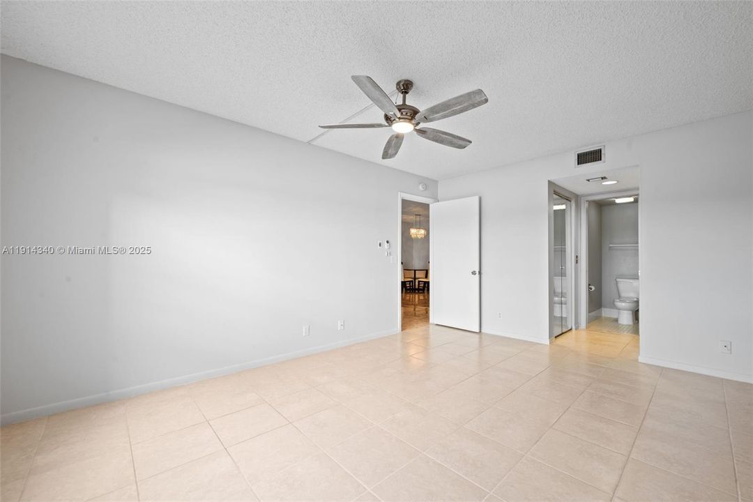 For Rent: $2,300 (2 beds, 2 baths, 1192 Square Feet)
