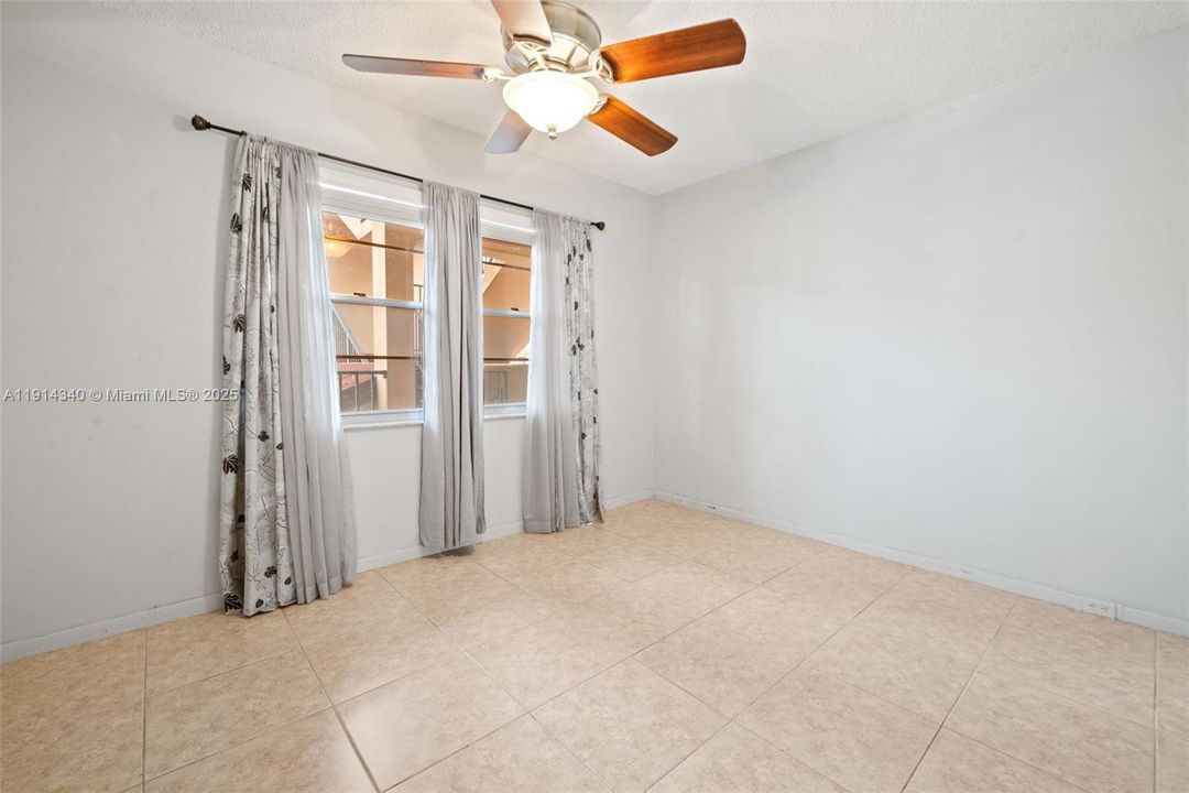 For Rent: $2,300 (2 beds, 2 baths, 1192 Square Feet)