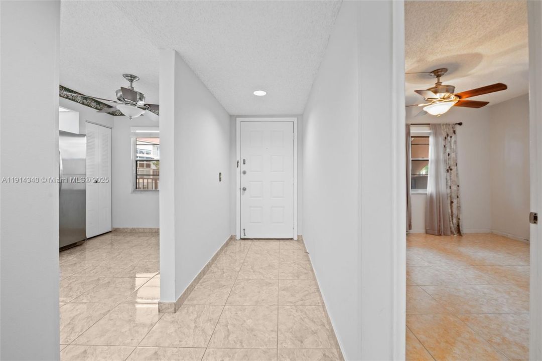 For Rent: $2,300 (2 beds, 2 baths, 1192 Square Feet)