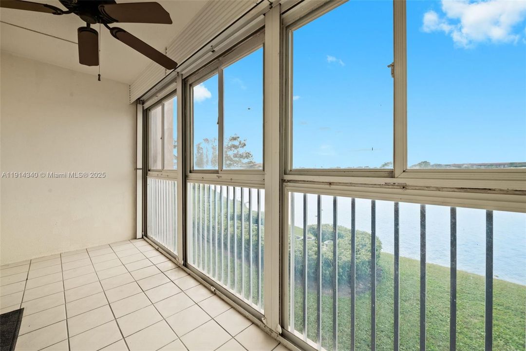 For Rent: $2,300 (2 beds, 2 baths, 1192 Square Feet)