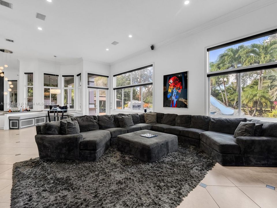 待售: $2,500,000 (5 贝兹, 4 浴室, 4130 平方英尺)