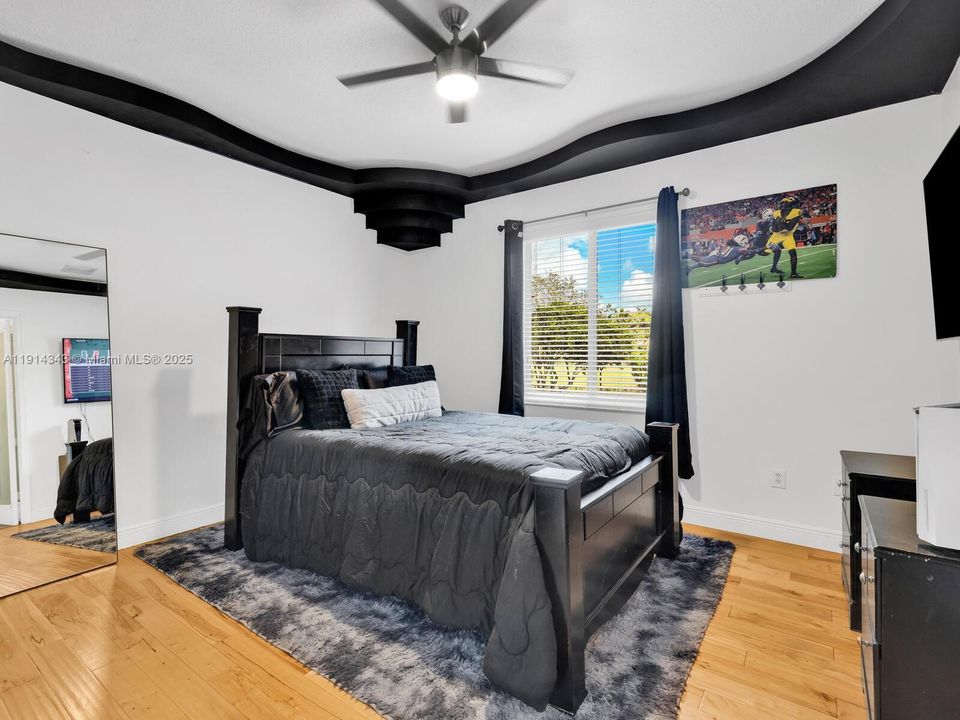 待售: $2,500,000 (5 贝兹, 4 浴室, 4130 平方英尺)