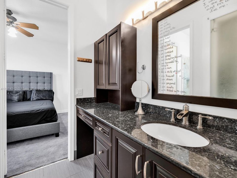 待售: $2,500,000 (5 贝兹, 4 浴室, 4130 平方英尺)