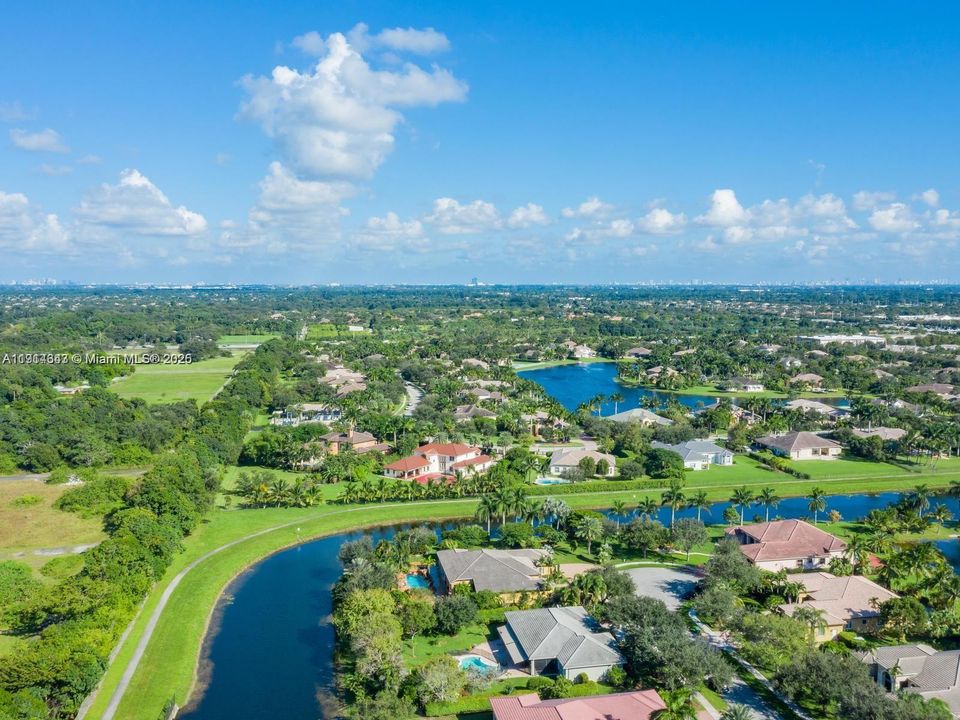 待售: $2,500,000 (5 贝兹, 4 浴室, 4130 平方英尺)