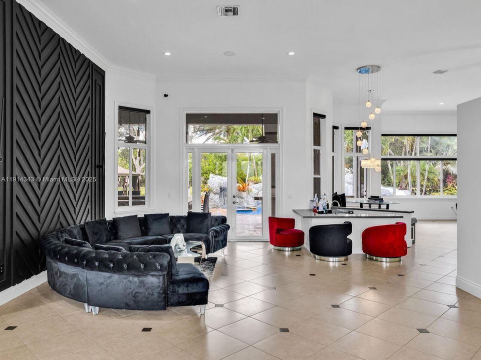 待售: $2,500,000 (5 贝兹, 4 浴室, 4130 平方英尺)