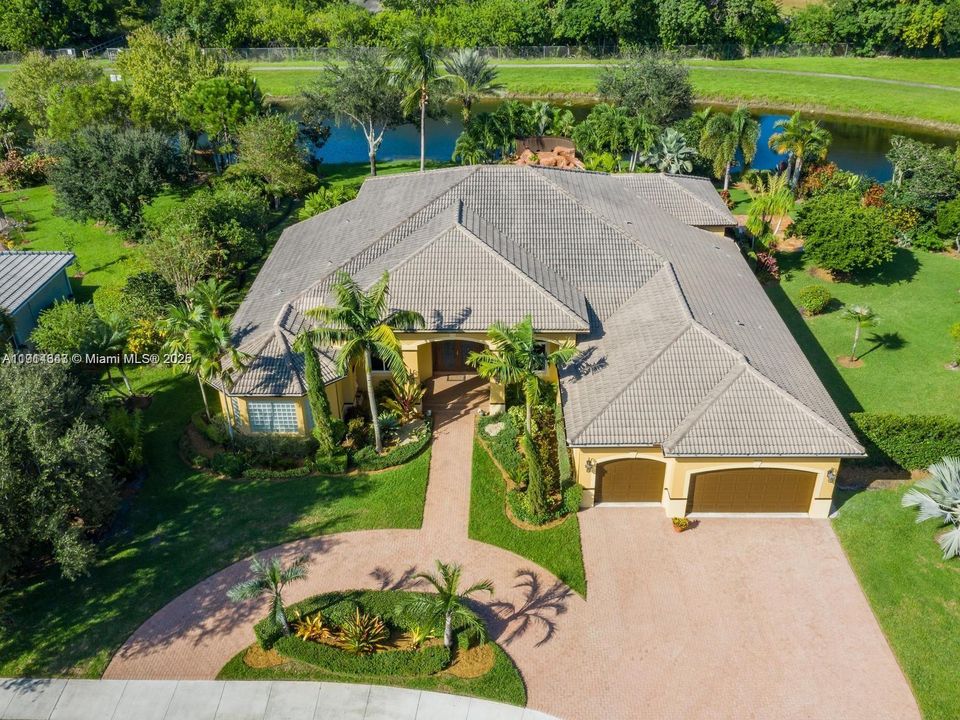 待售: $2,500,000 (5 贝兹, 4 浴室, 4130 平方英尺)