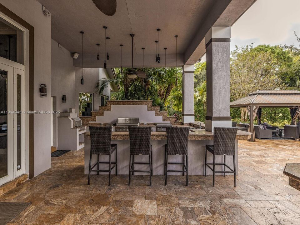 待售: $2,500,000 (5 贝兹, 4 浴室, 4130 平方英尺)