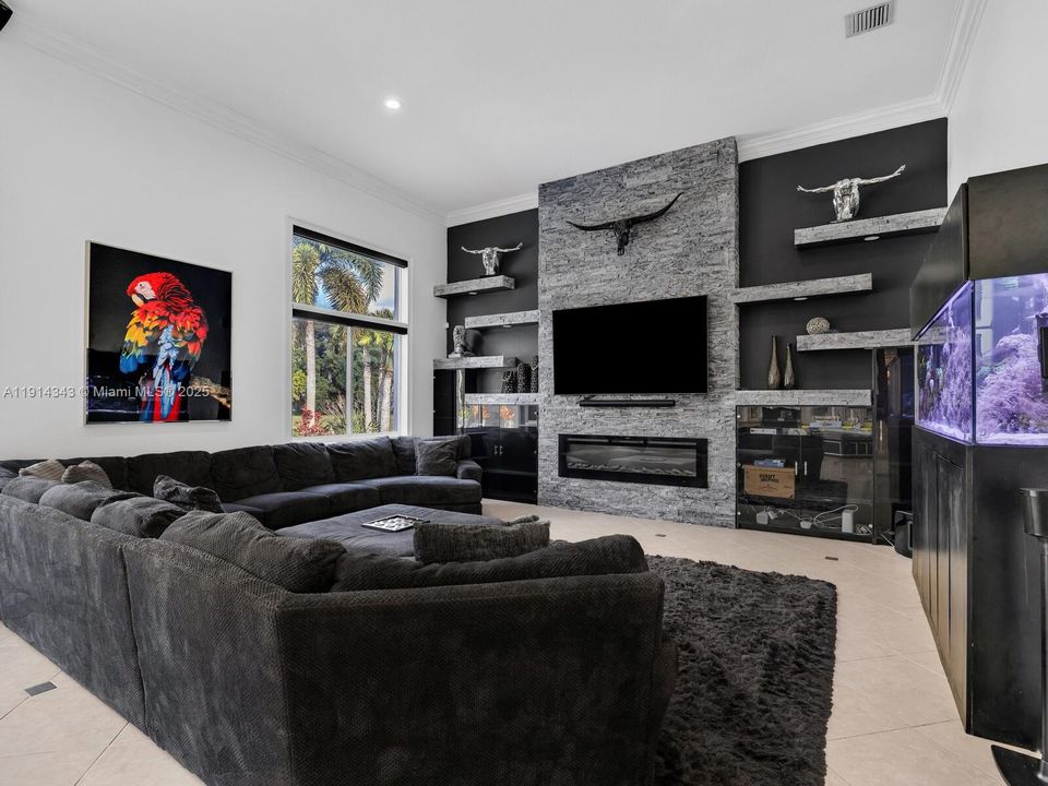 待售: $2,500,000 (5 贝兹, 4 浴室, 4130 平方英尺)