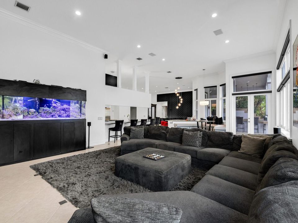 待售: $2,500,000 (5 贝兹, 4 浴室, 4130 平方英尺)