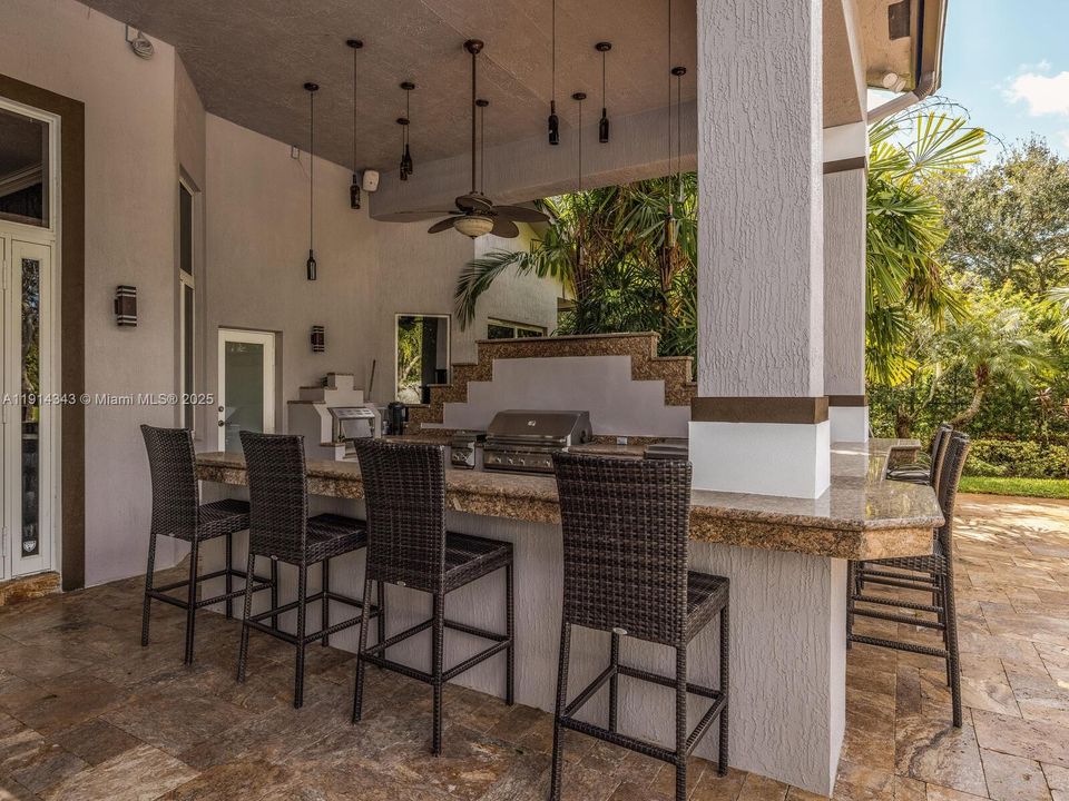 待售: $2,500,000 (5 贝兹, 4 浴室, 4130 平方英尺)